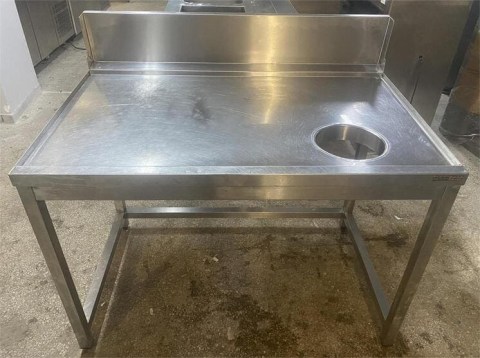 Μεταχειρισμένο Τραπέζι Ανοξείδωτο 120x79x86Cm Με Τρύπα Ακαθάρτων Φ20Cm 